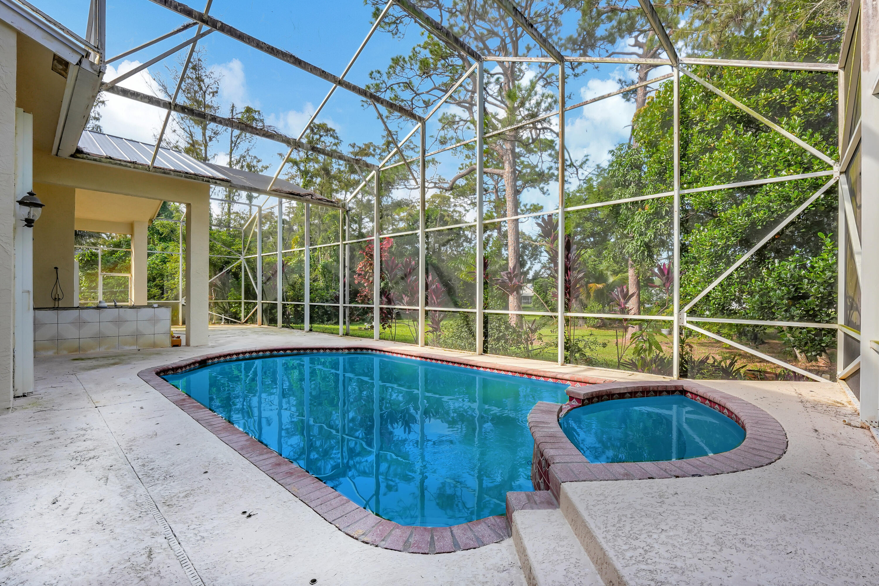 5377 NW 80th Terrace