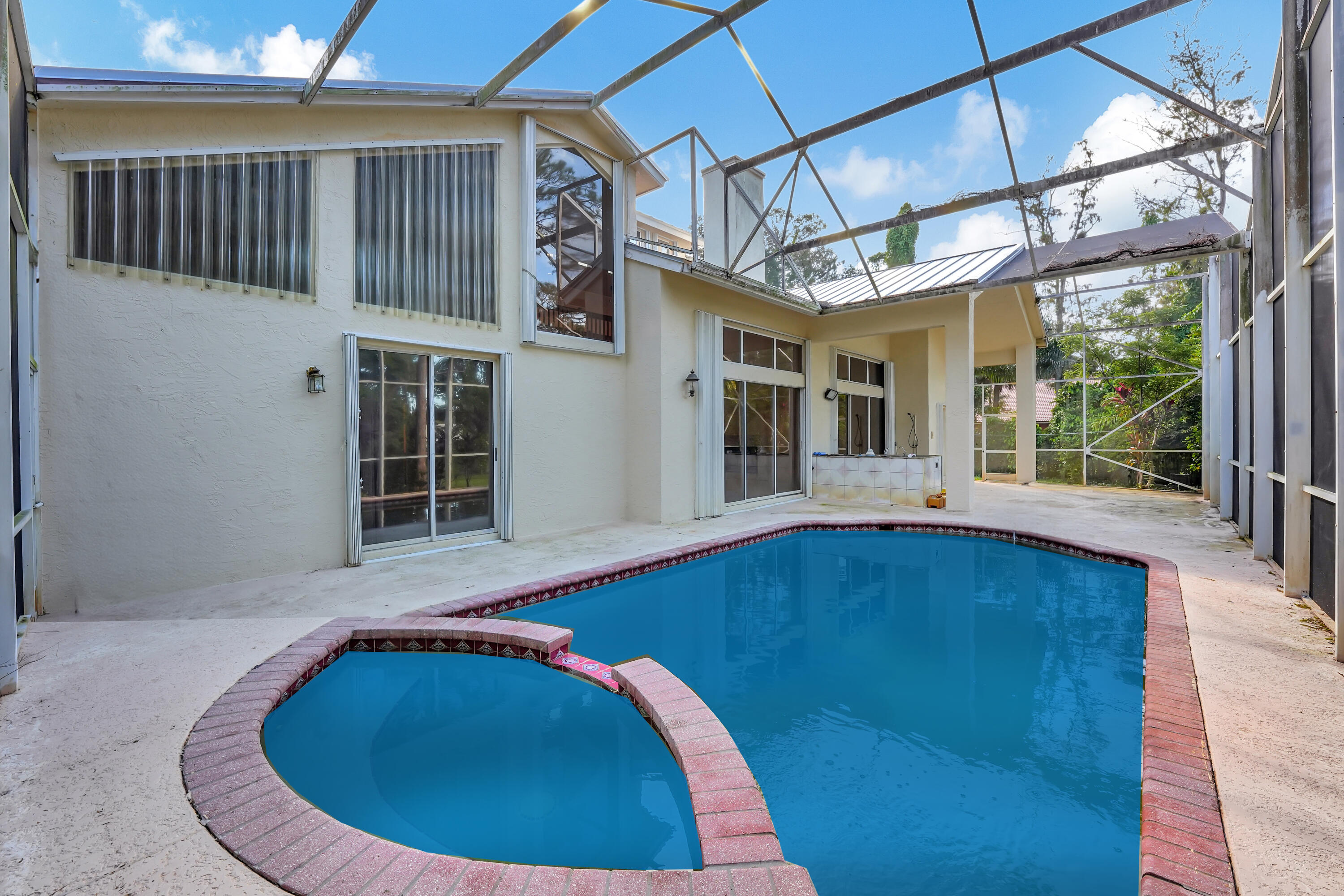 5377 NW 80th Terrace