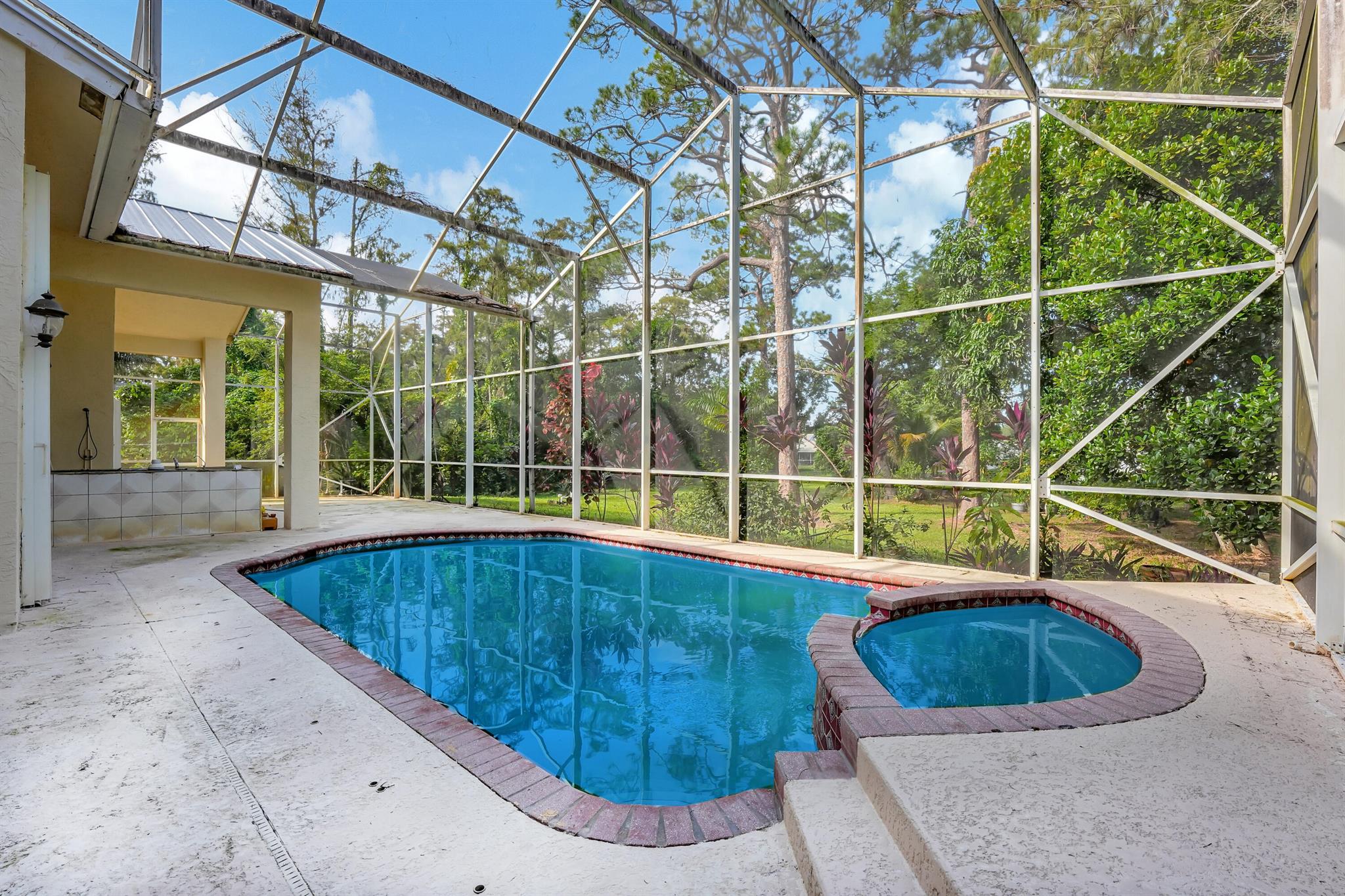 5377 NW 80th Terrace