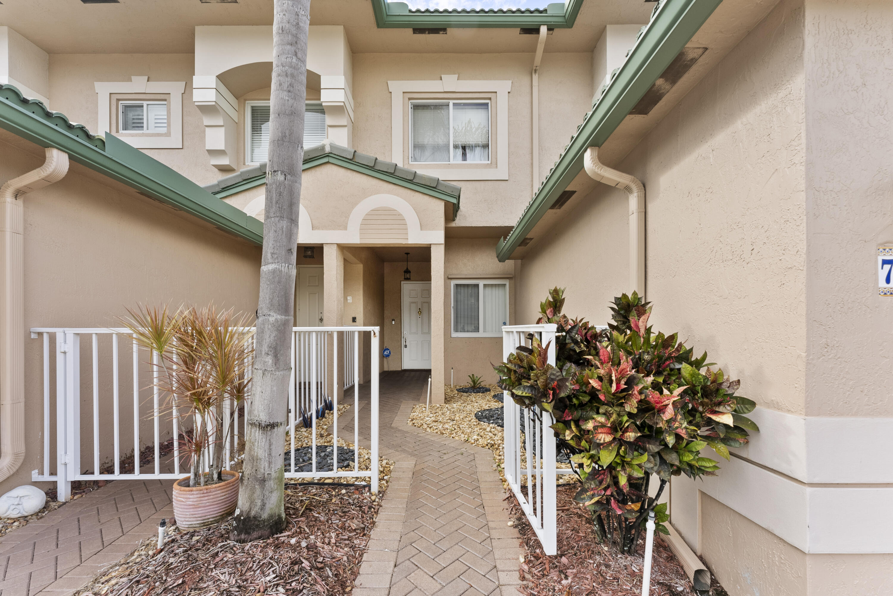 7911 Exeter Boulevard E 103
