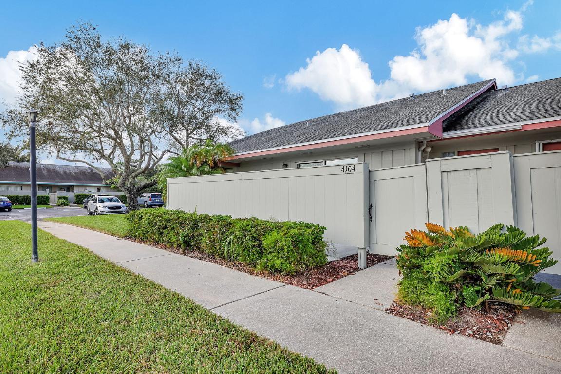 4104 NW Cinnamon Tree Circle, Jensen Beach