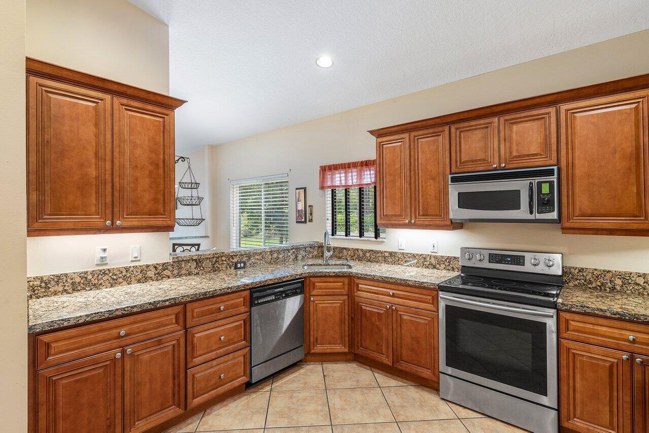 1482 SW 45th Way