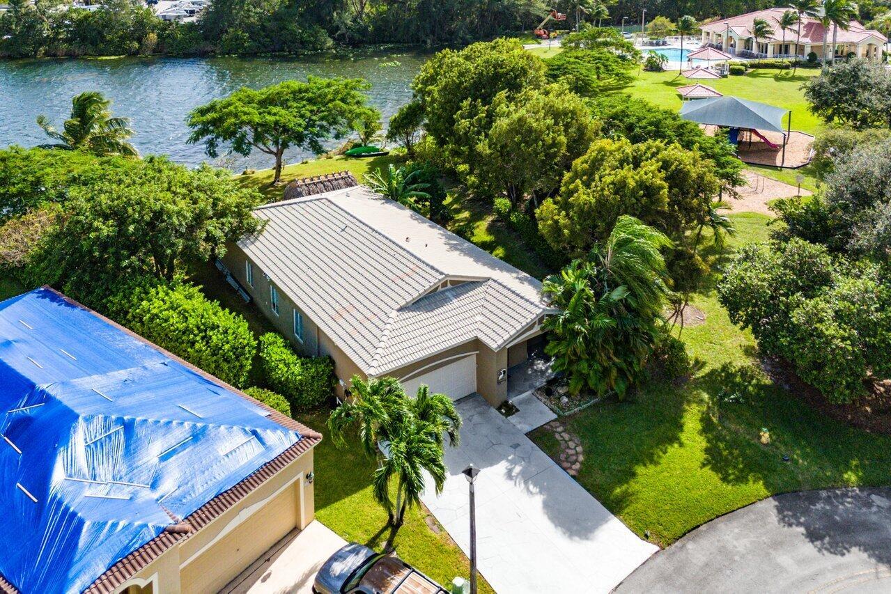 1482 SW 45th Way