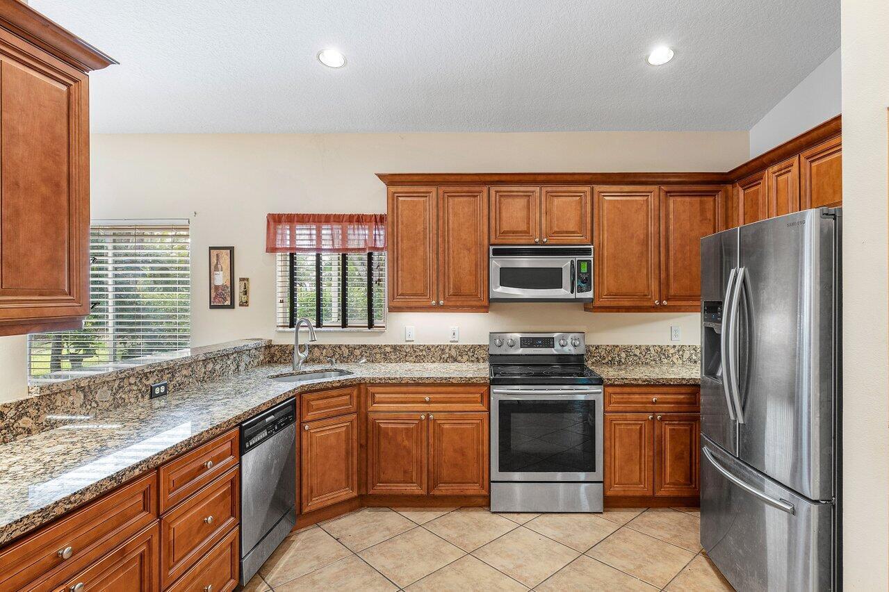 1482 SW 45th Way