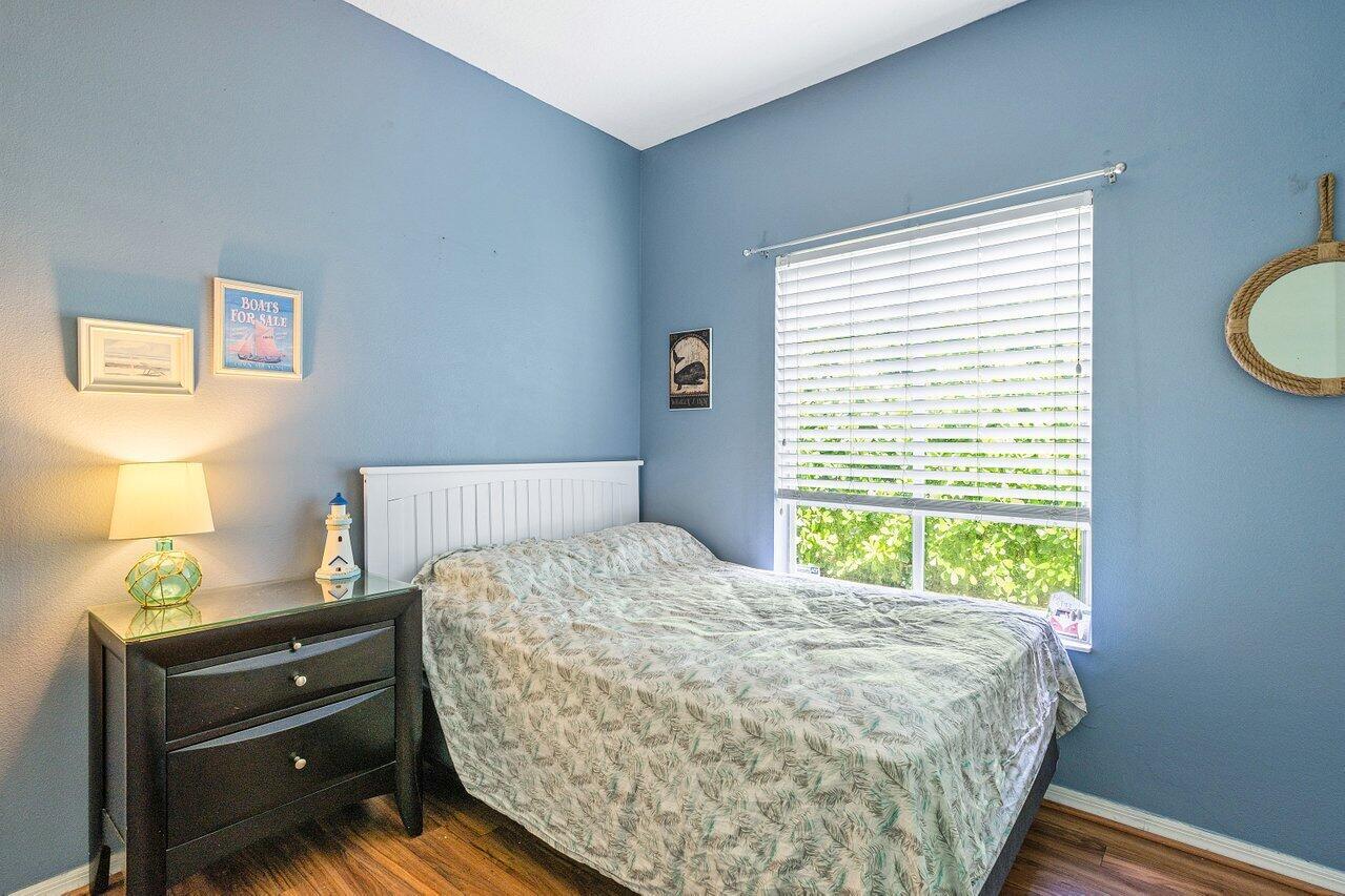 1482 SW 45th Way