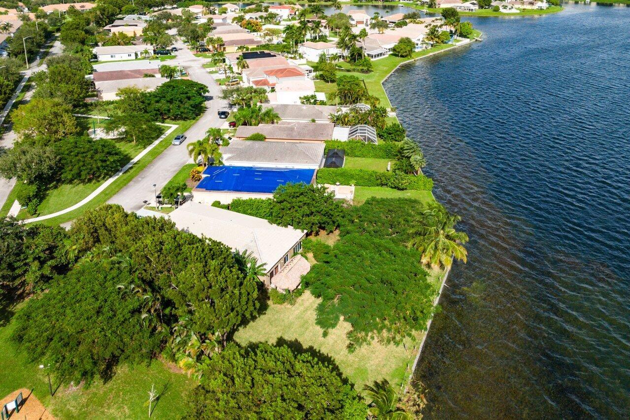 1482 SW 45th Way