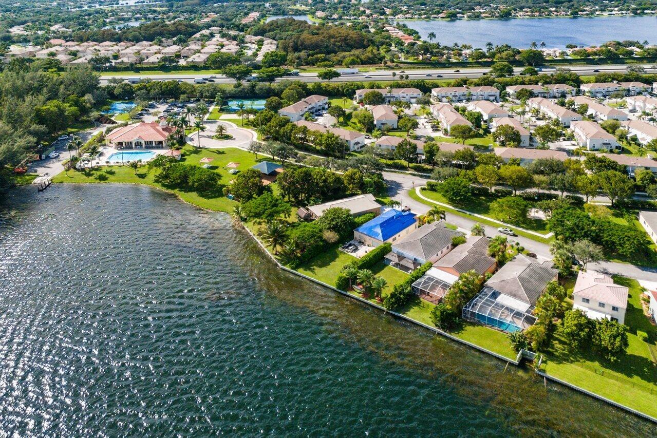 1482 SW 45th Way