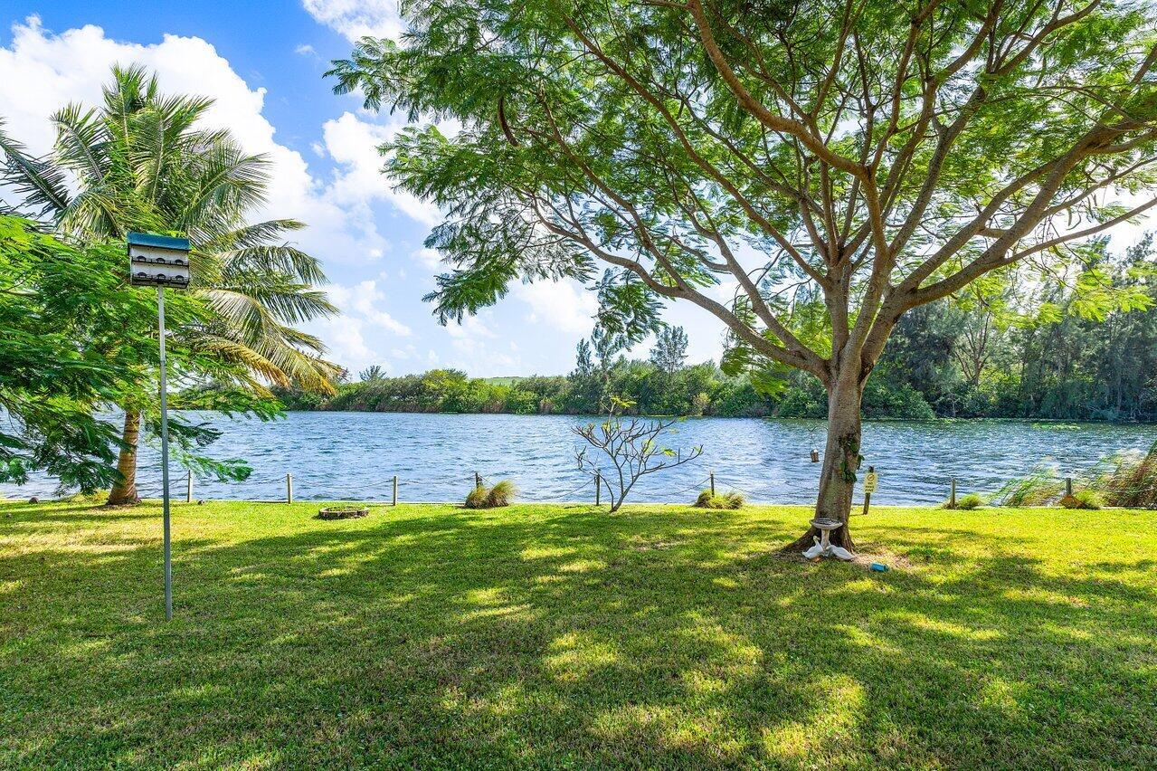 1482 SW 45th Way