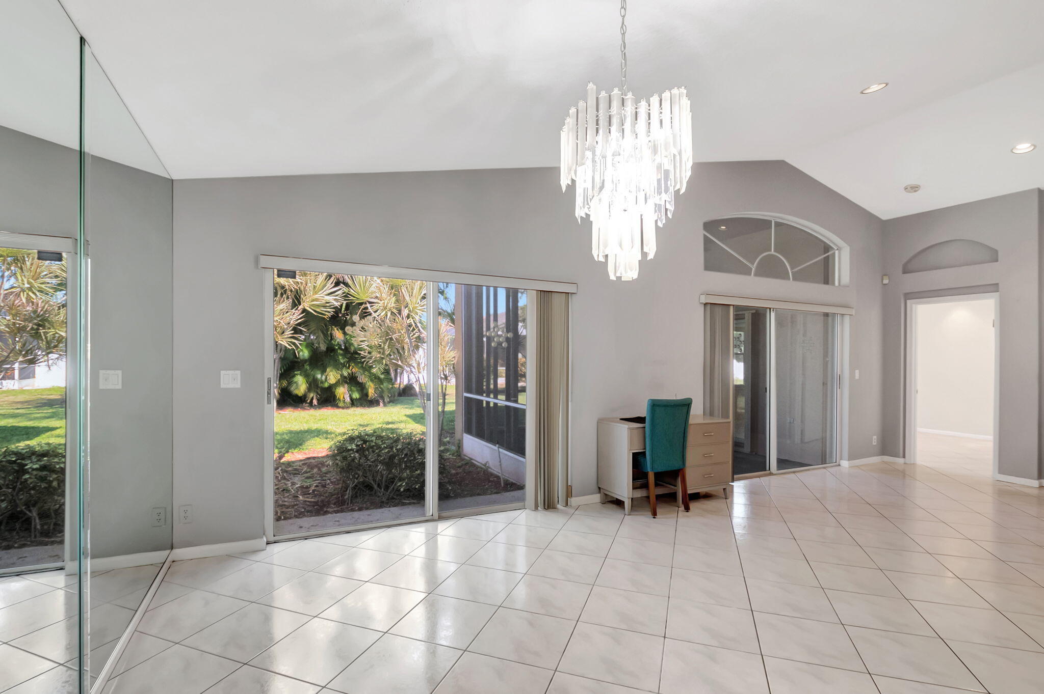 10921 Royal Caribbean Circle