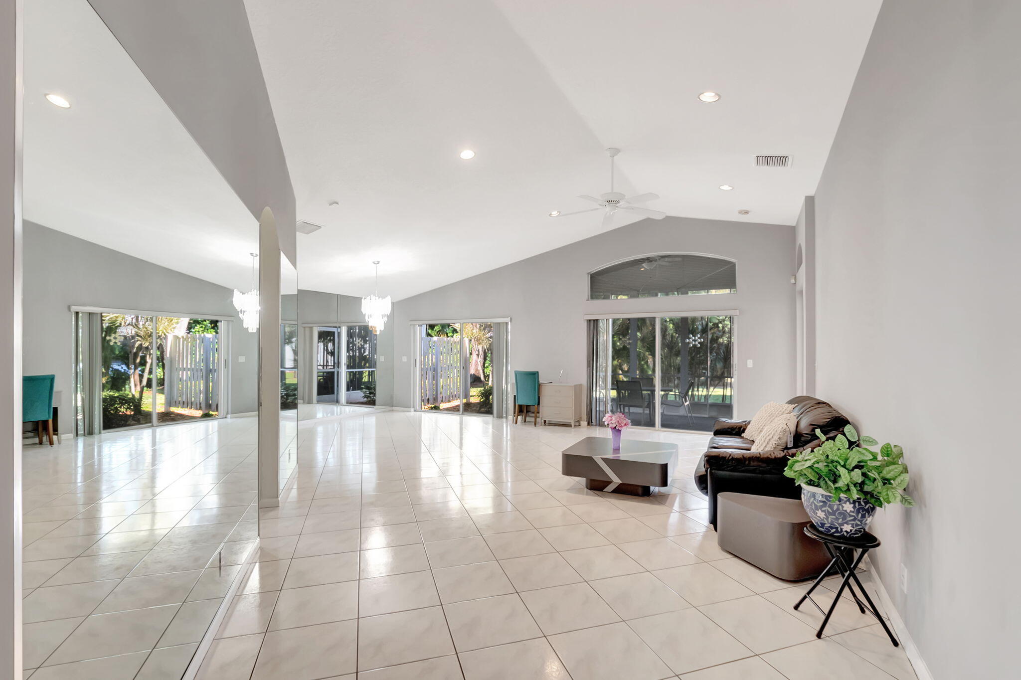 10921 Royal Caribbean Circle