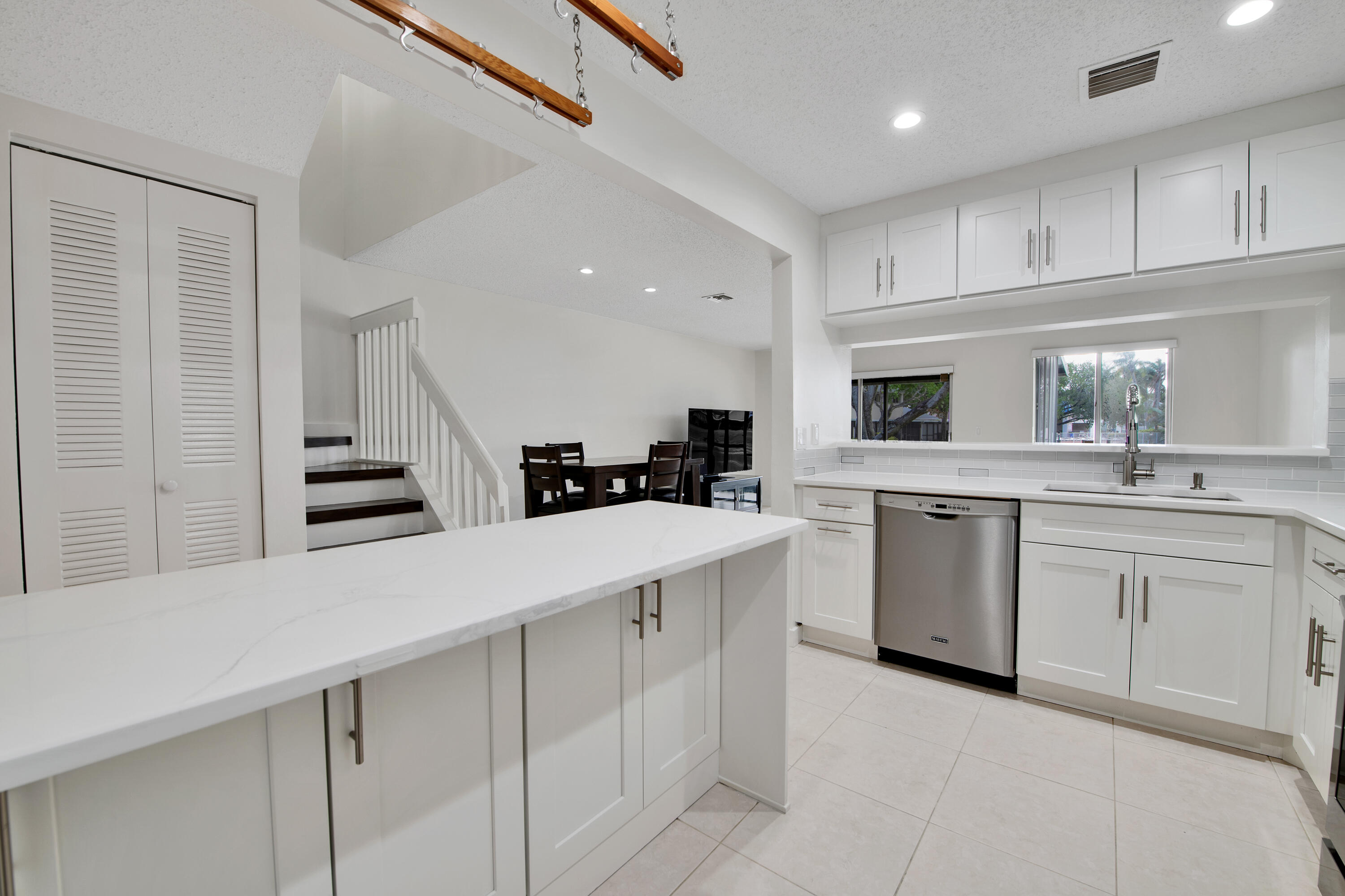 1889 Discovery Way, Deerfield Beach