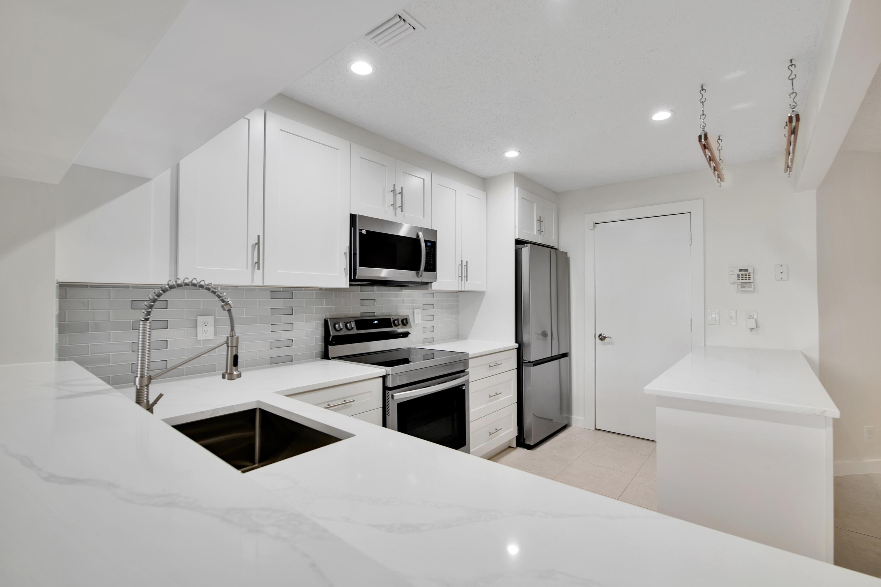 1889 Discovery Way, Deerfield Beach