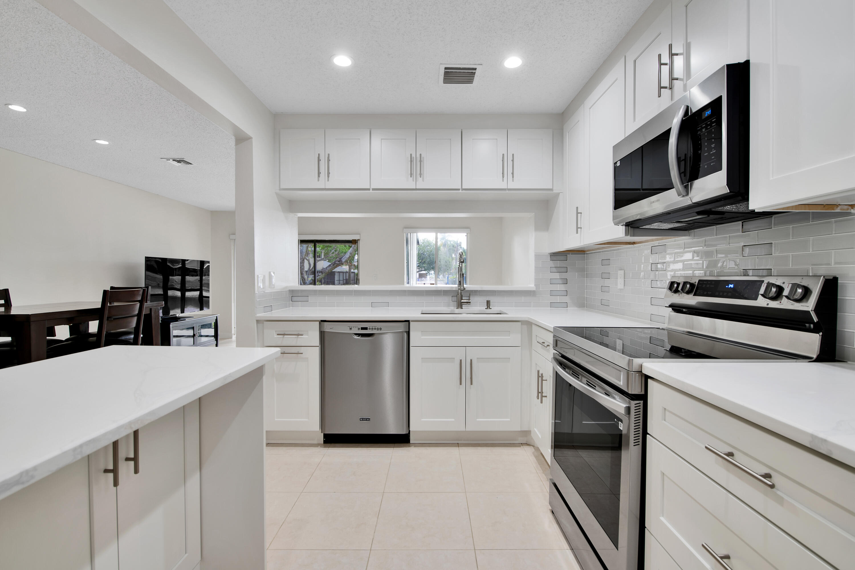 1889 Discovery Way, Deerfield Beach