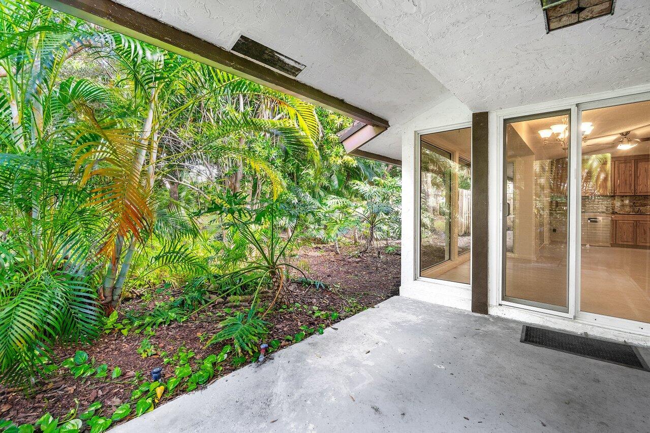 2423 NW Timbercreek Circle NW, Boca Raton