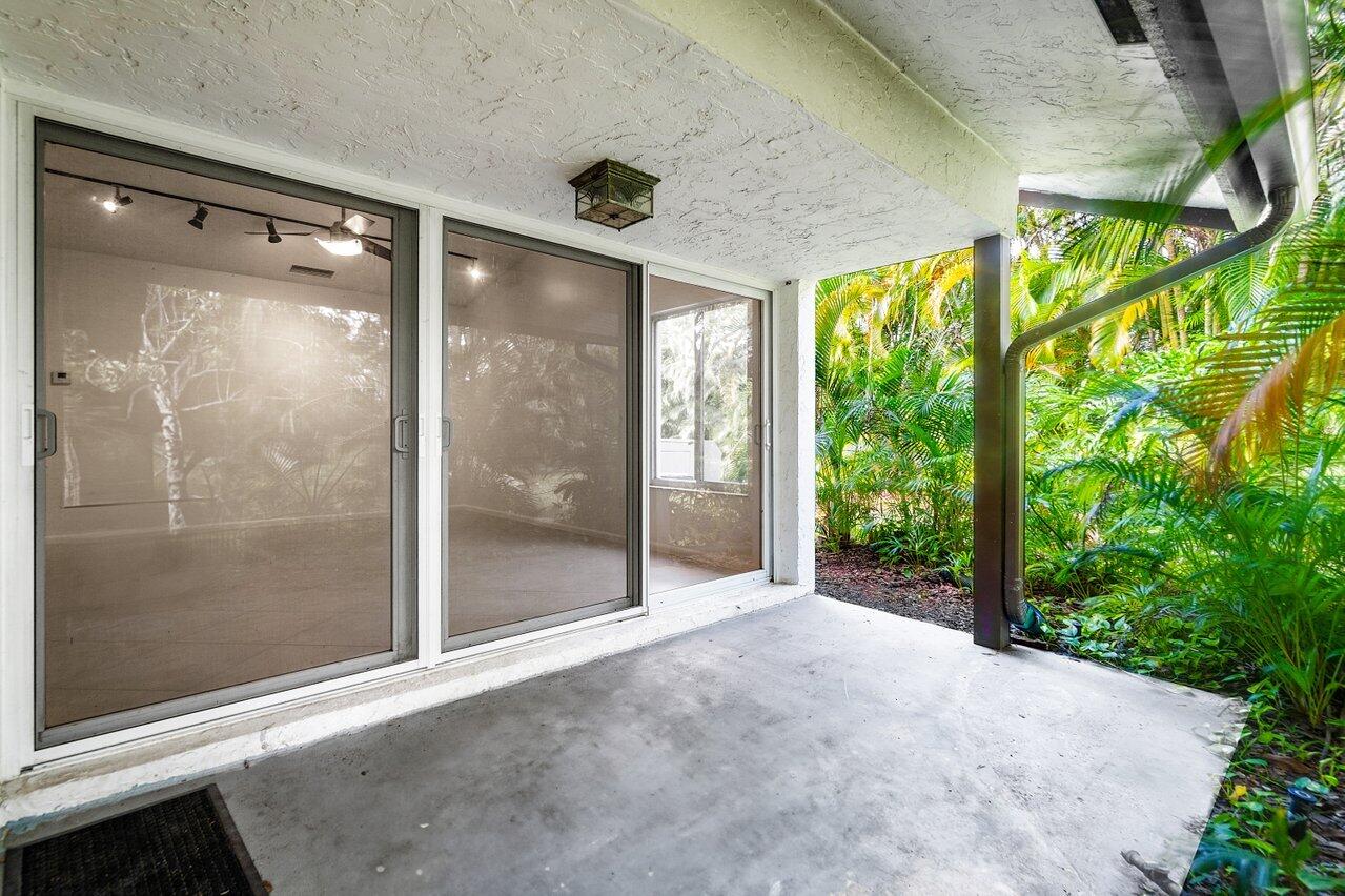 2423 NW Timbercreek Circle NW, Boca Raton