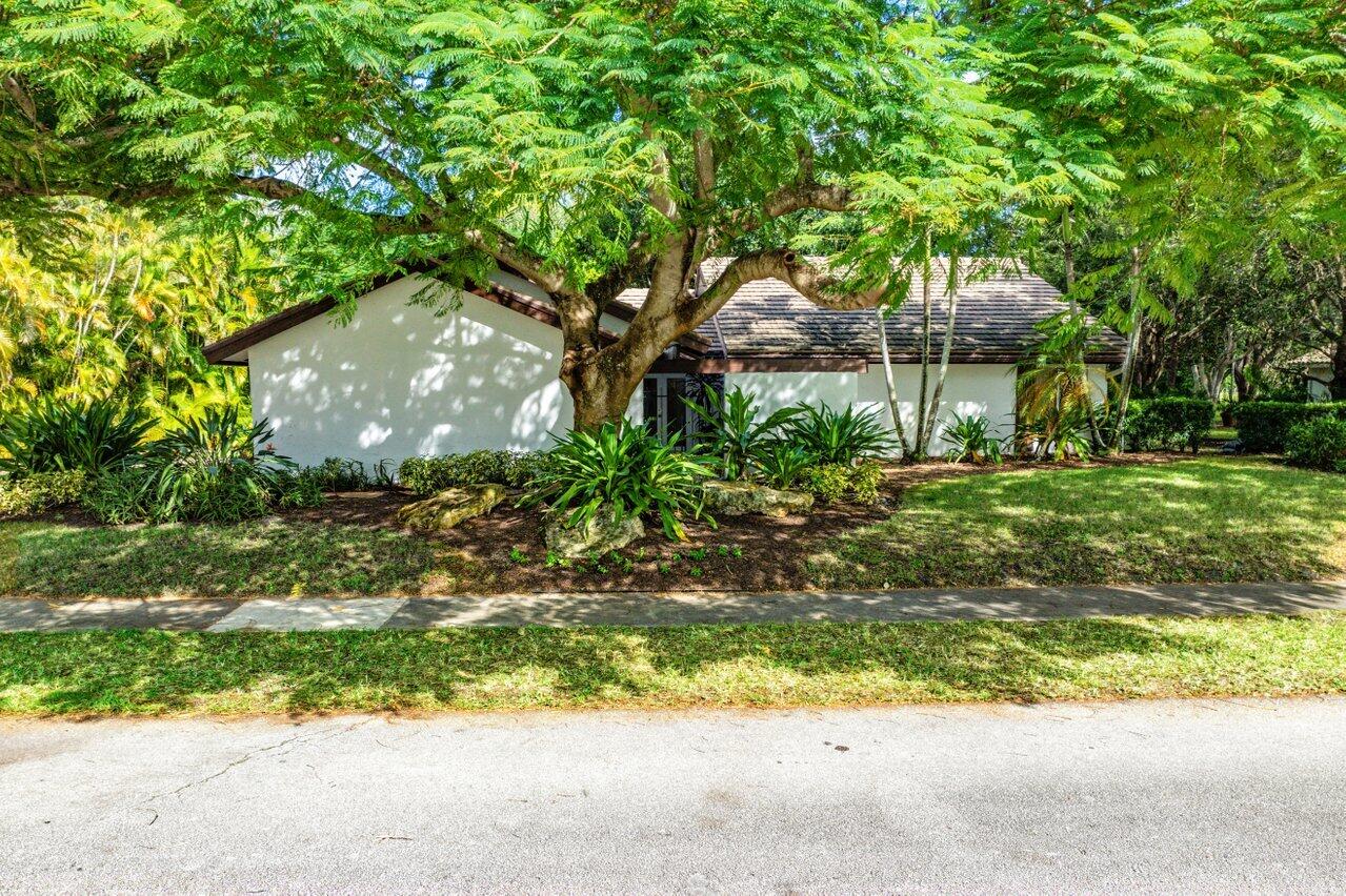 2423 NW Timbercreek Circle NW, Boca Raton