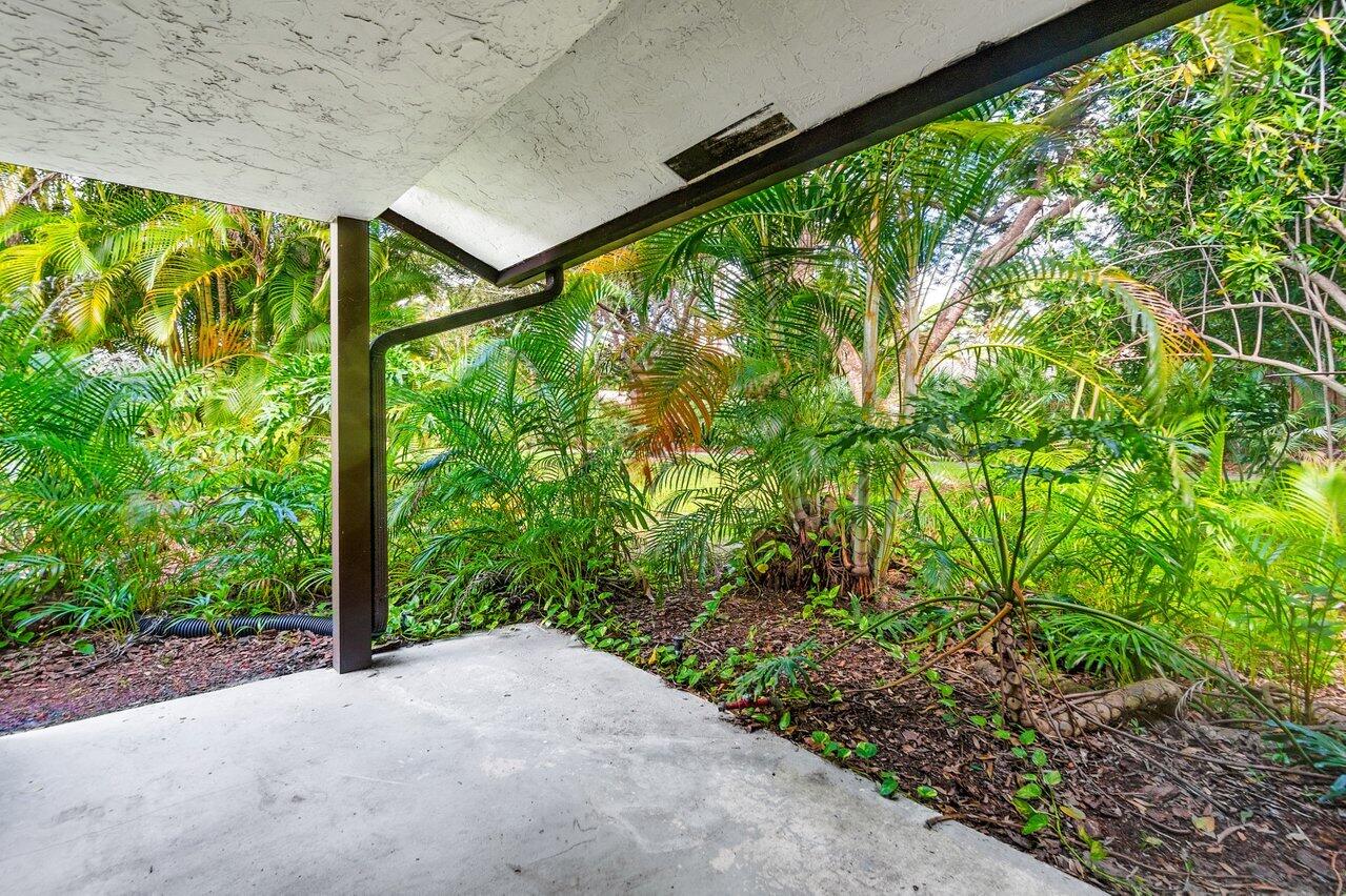 2423 NW Timbercreek Circle NW, Boca Raton