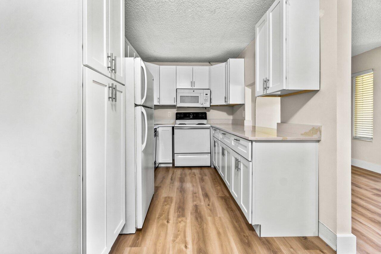 711 Sunny Pine Way E2, Greenacres Unit: E2