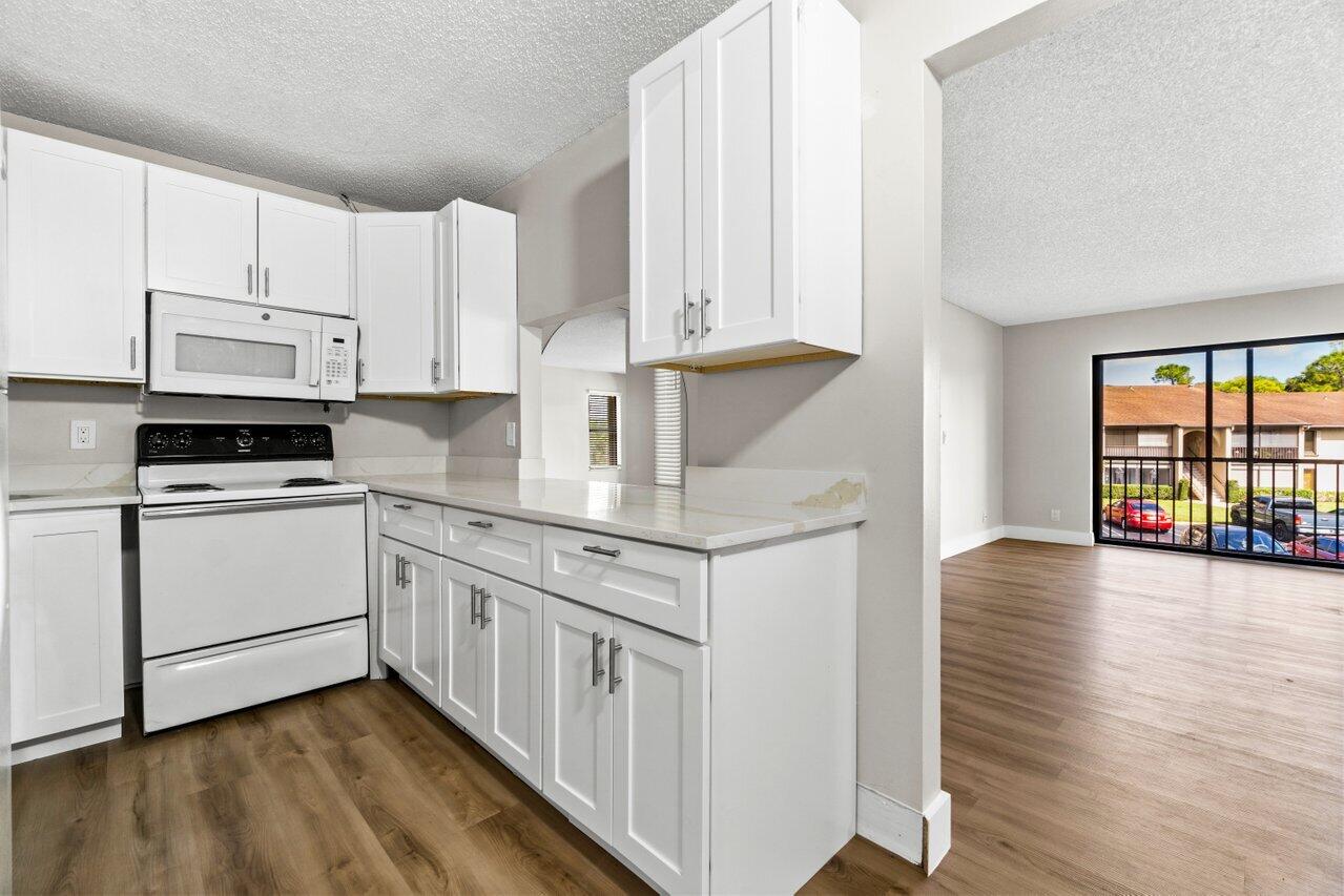 711 Sunny Pine Way E2, Greenacres Unit: E2