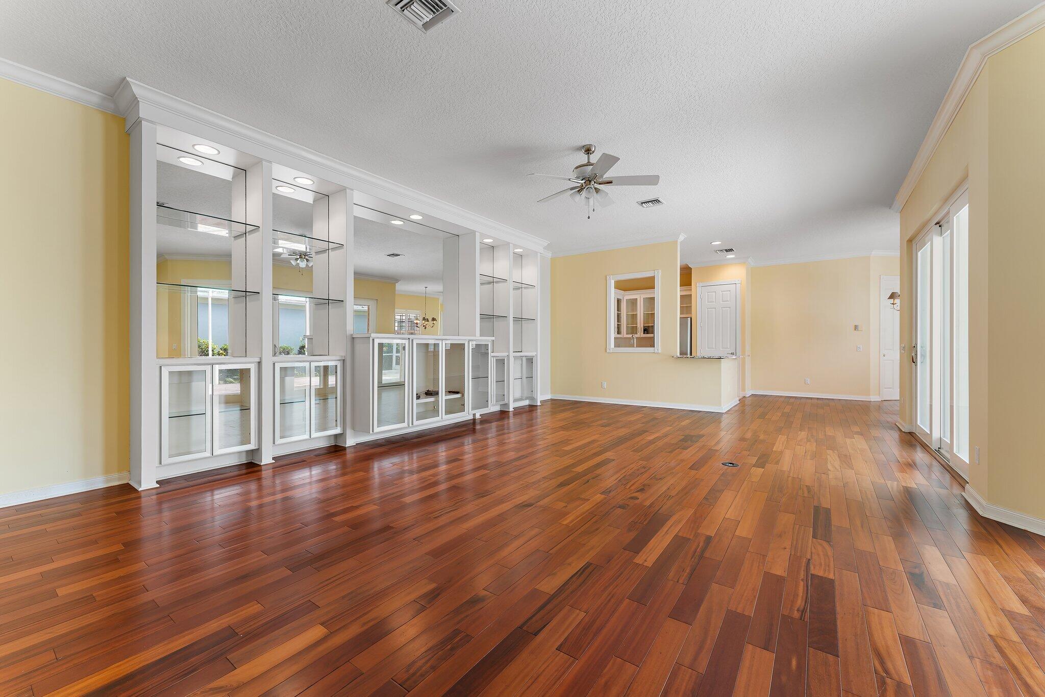 215 New Haven Boulevard