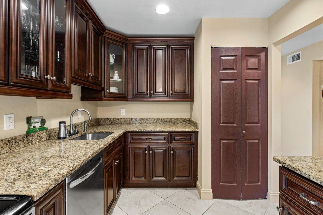 50 Stratford Lane W A