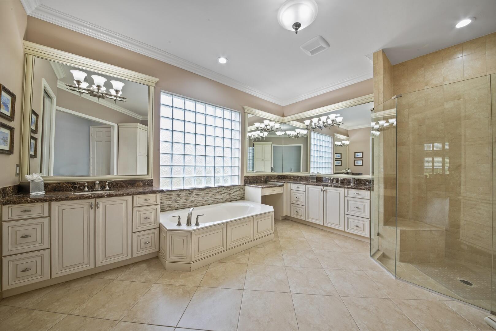 10648 Whitewind Circle, Boynton Beach
