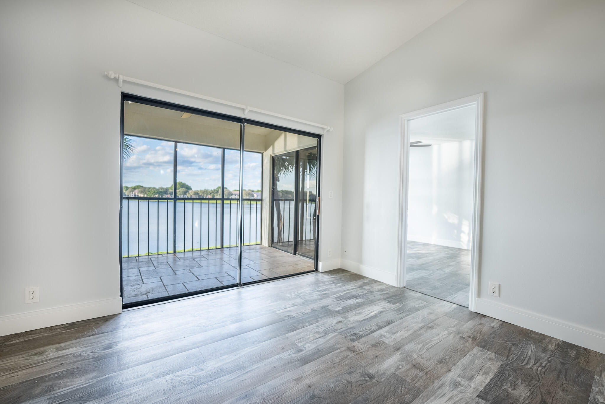 325 Palmwood Place 213