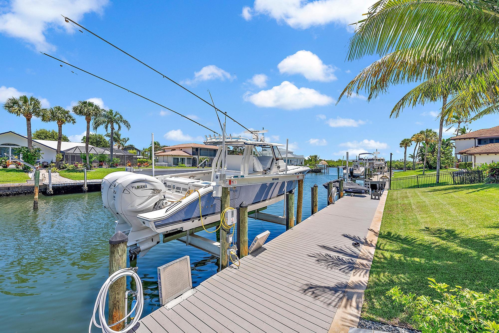 8599 SE Sabal Street