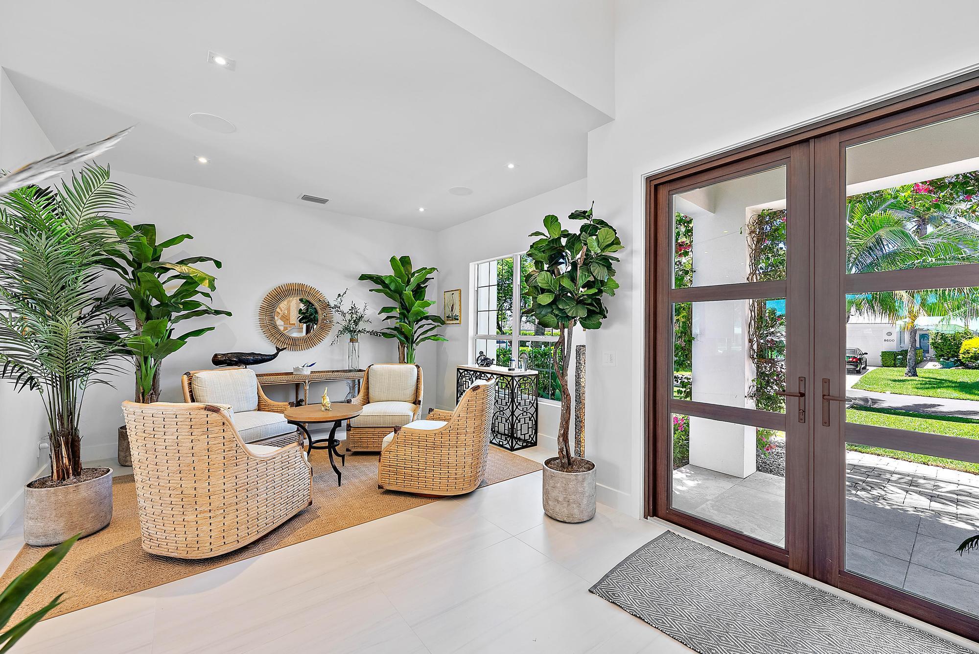 8599 SE Sabal Street