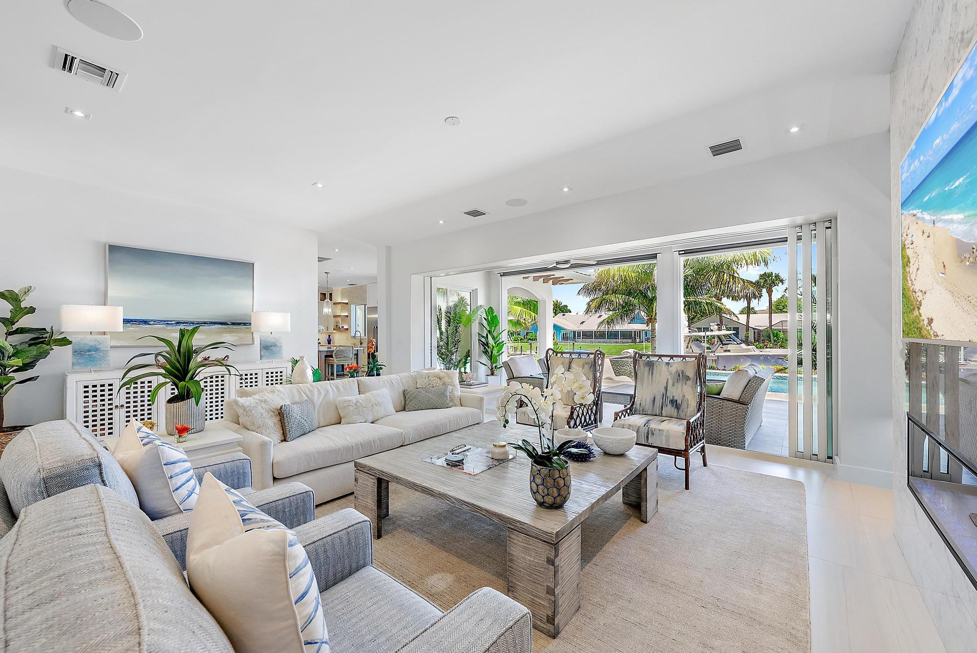 8599 SE Sabal Street