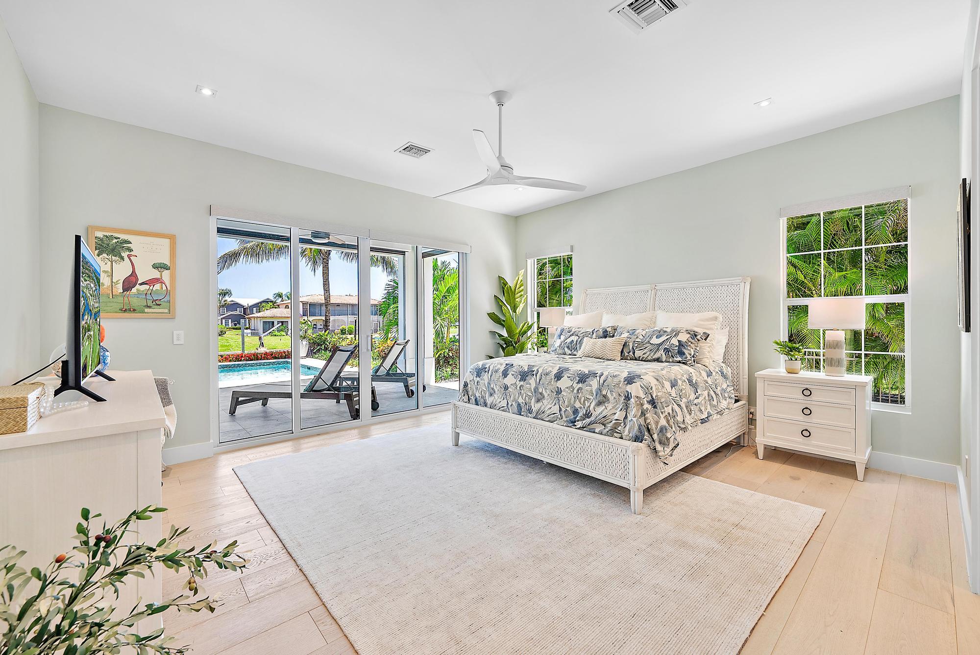 8599 SE Sabal Street