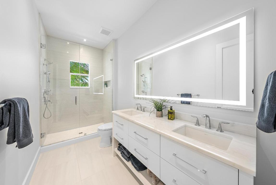 8599 SE Sabal Street