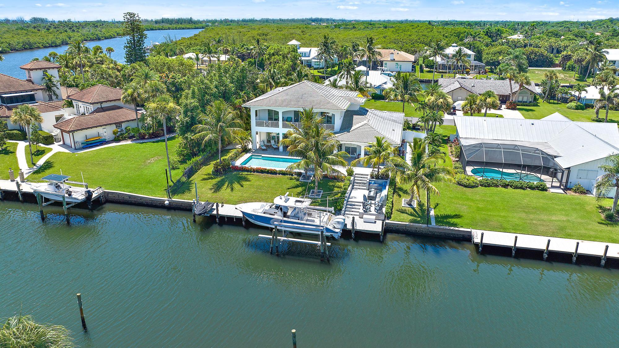 8599 SE Sabal Street