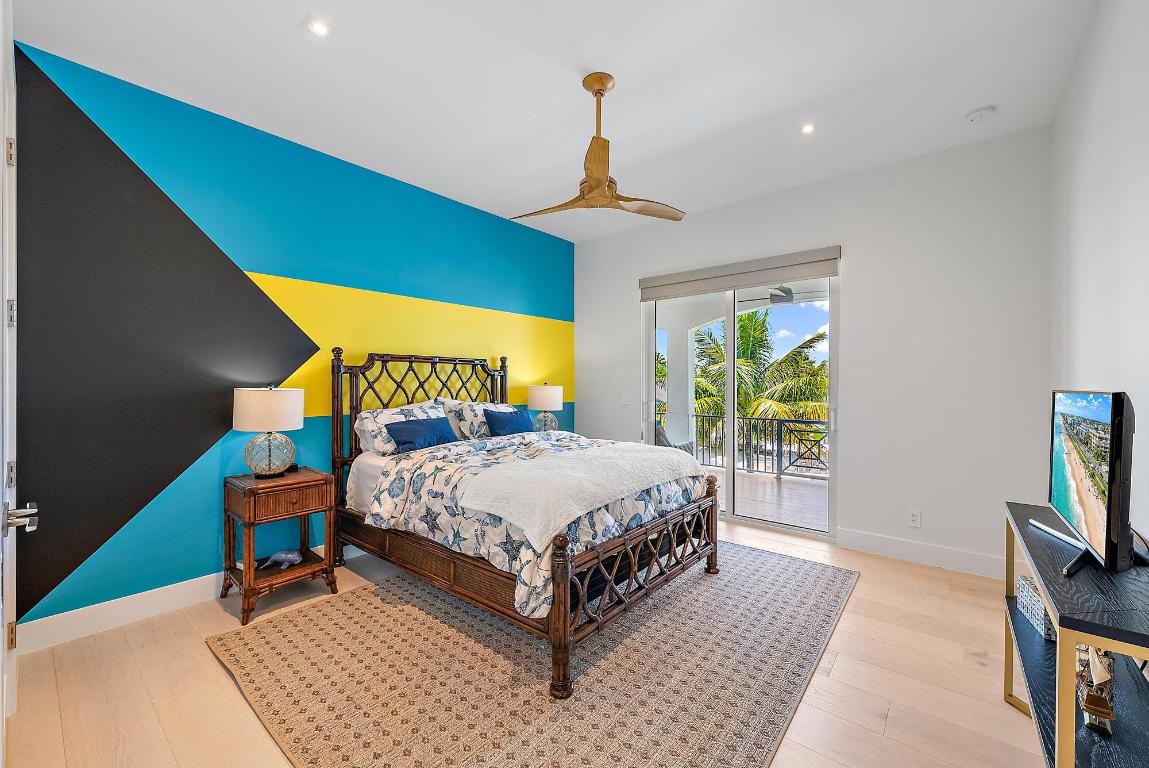 8599 SE Sabal Street