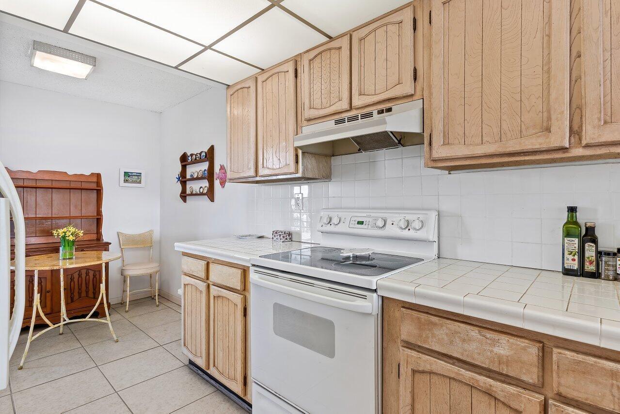 13 Royal Palm Way Unit 602