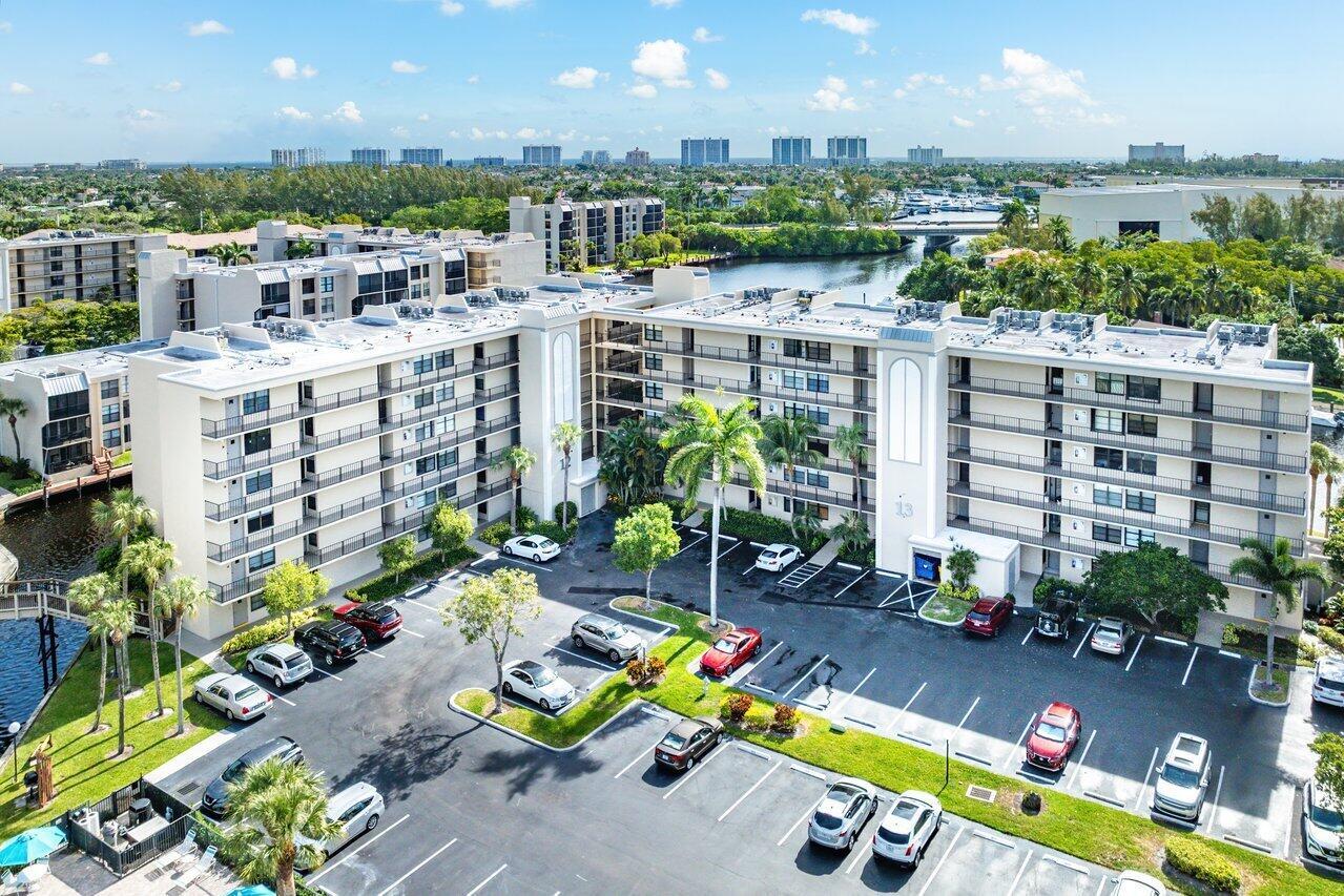 13 Royal Palm Way Unit 602