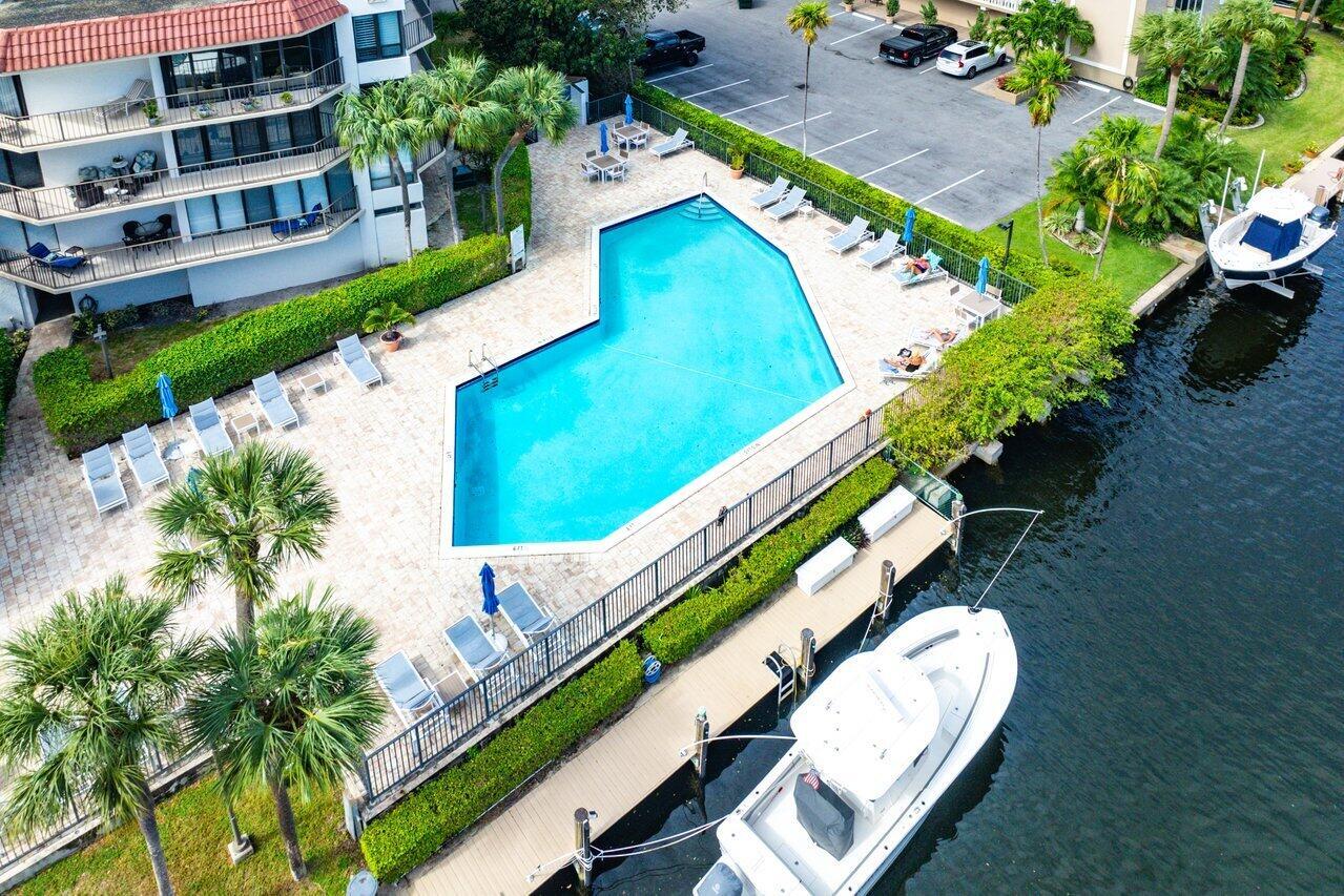 799 Jeffery Street 312