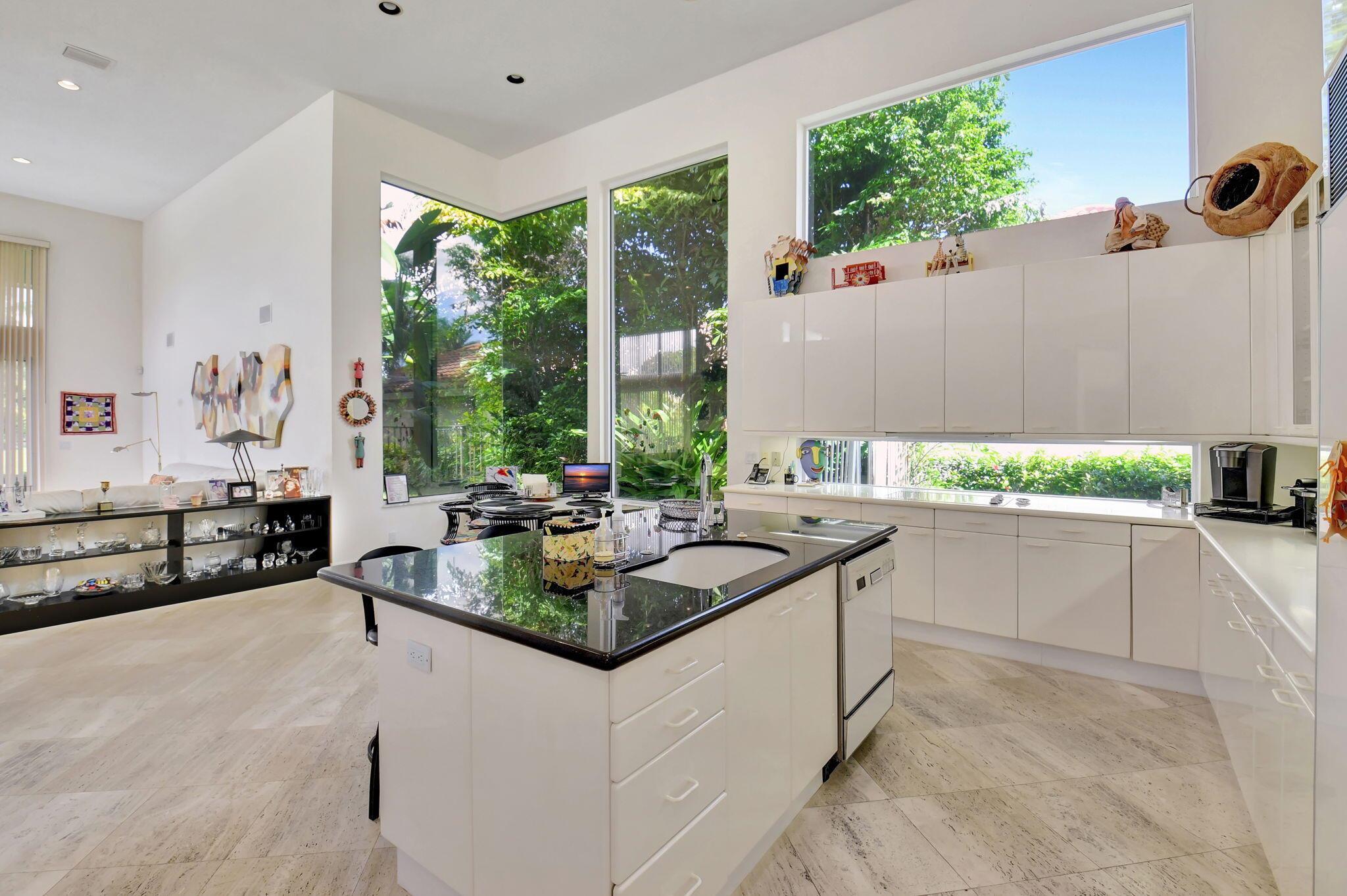 6921 Lions Head Lane