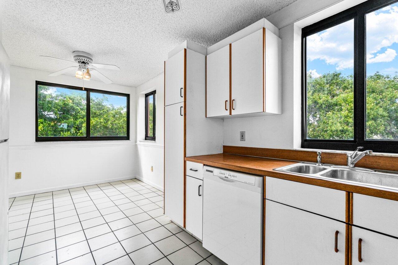 10667 W Clairmont Circle 301, Tamarac Unit: 301