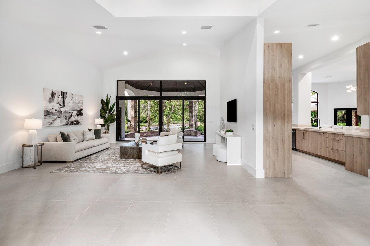12525 Oak Arbor Lane