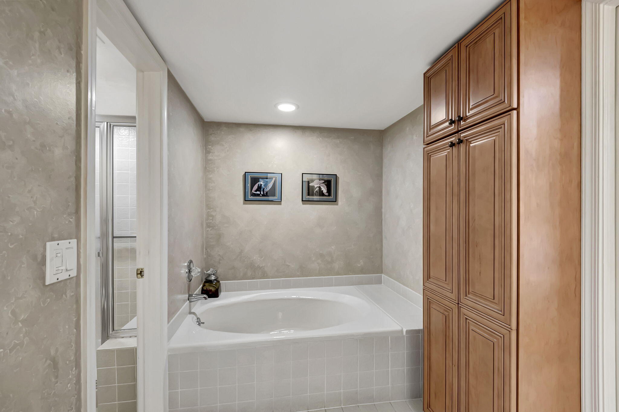 6450 Aspen Glen Circle