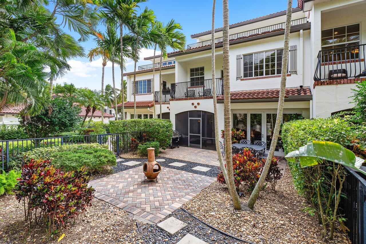 833 Estuary Way