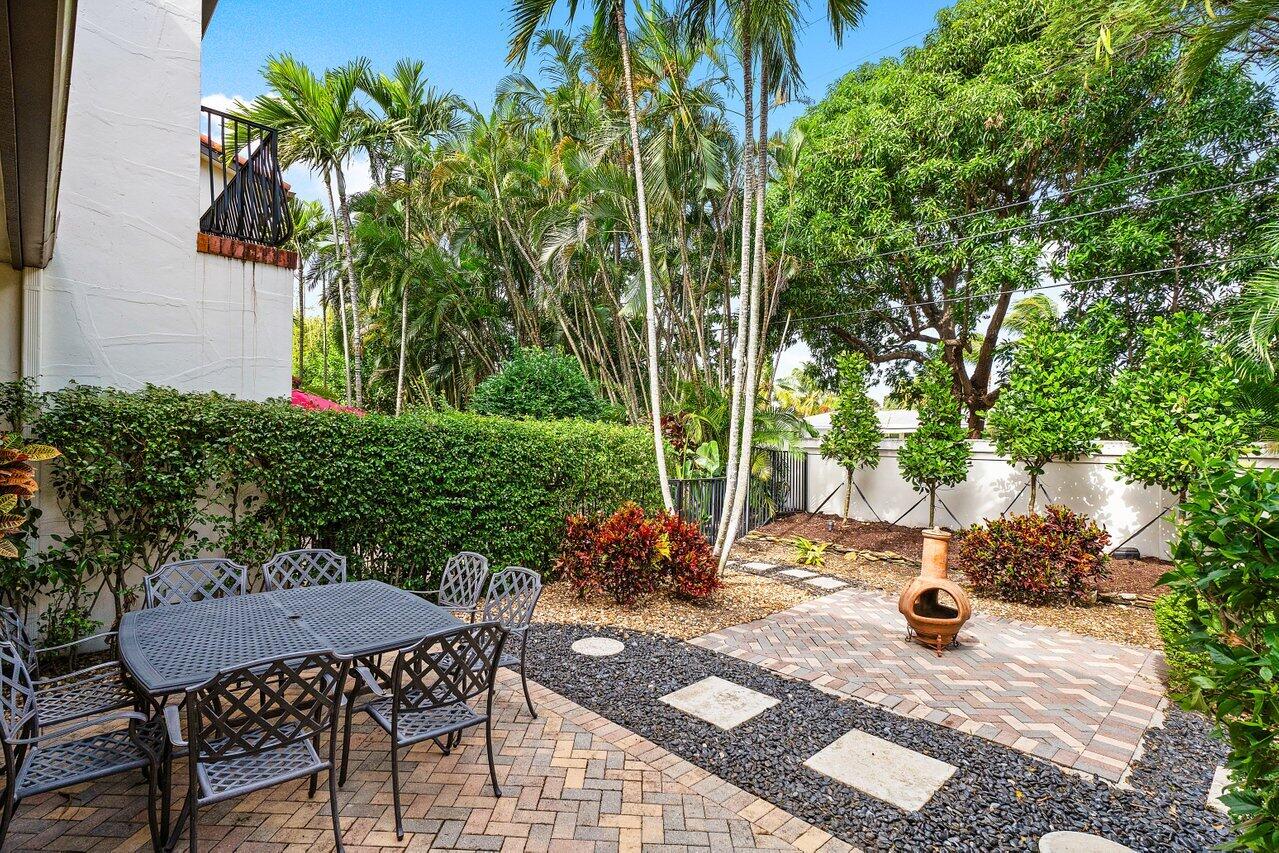 833 Estuary Way