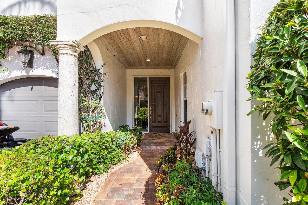 833 Estuary Way