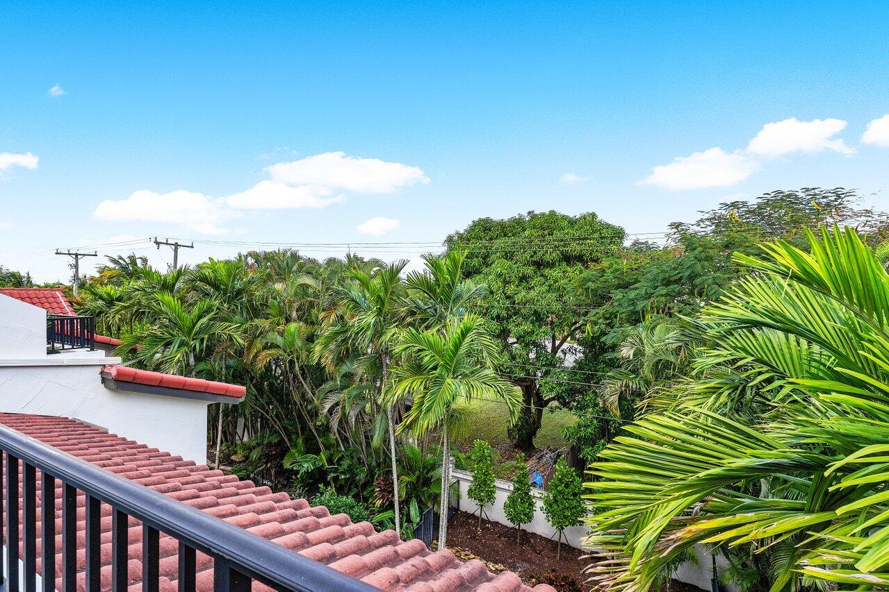 833 Estuary Way