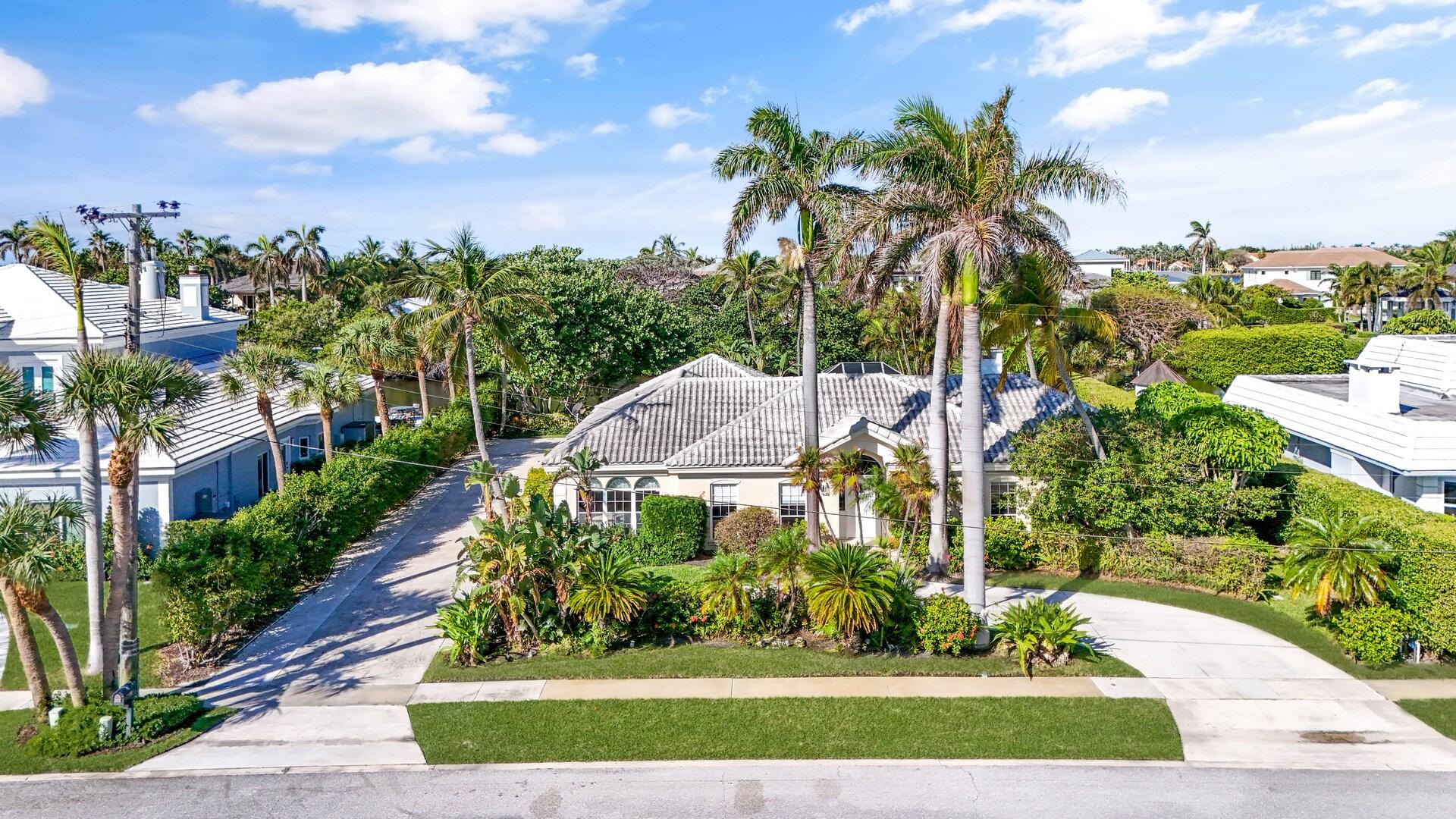 35 Curlew Road, Manalapan