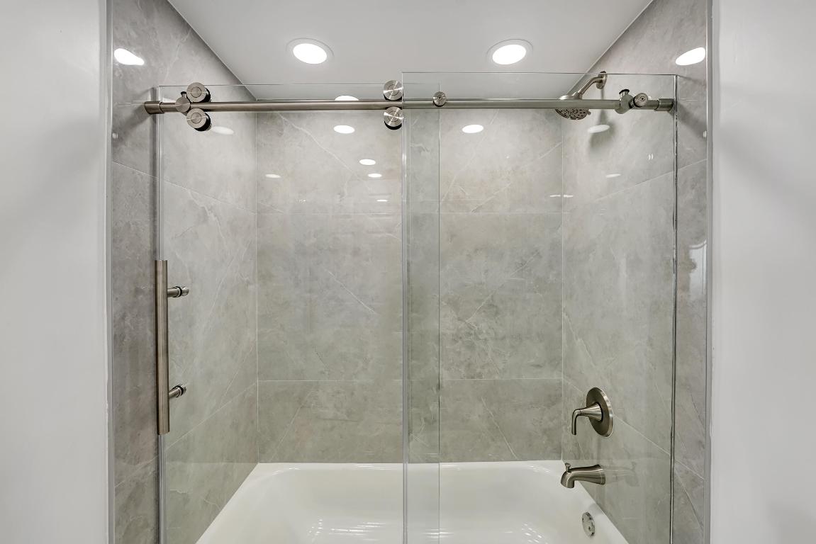 6768 10th Avenue N 202, Lake Worth Unit: 202