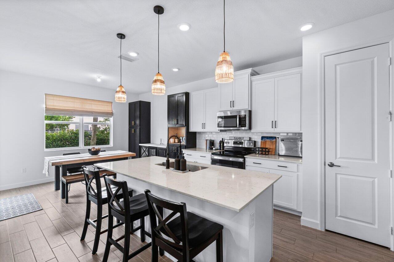 1537 Verawood Lane