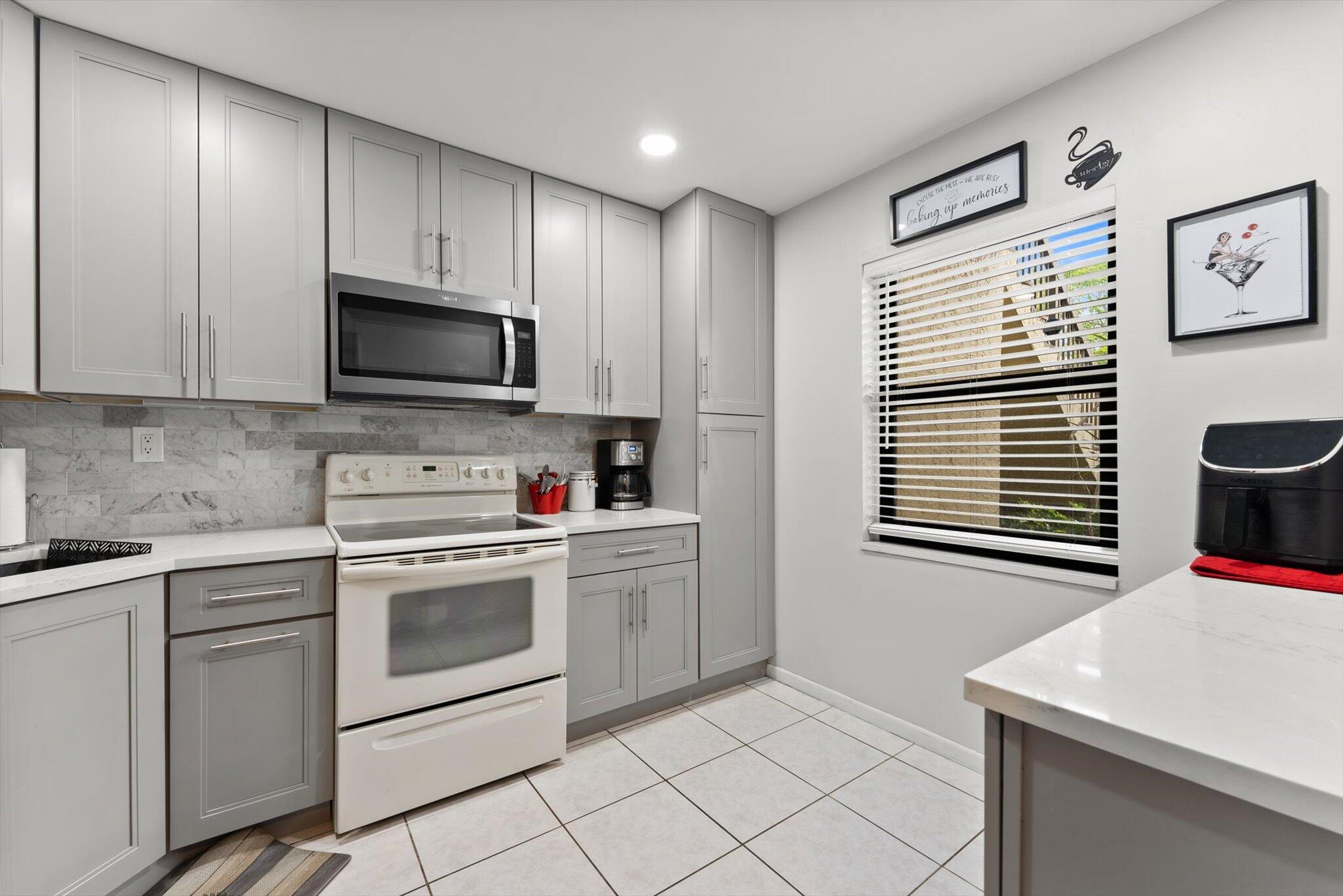 3233 Carambola Circle S 23117