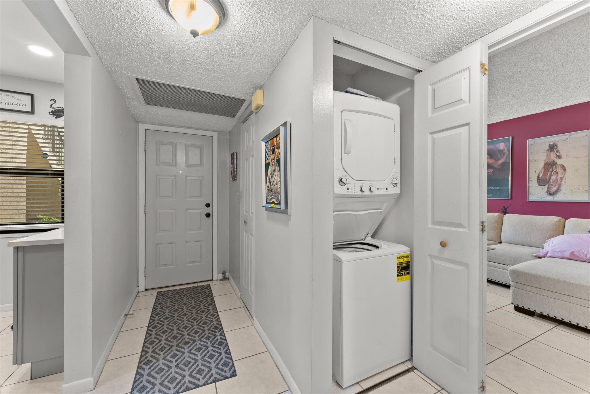 3233 Carambola Circle S 23117